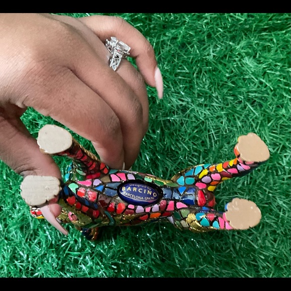 NWOT Barcino Carnival Chihuahua Figurine Resin Ceramic Hand Painted - Picture 6 of 6